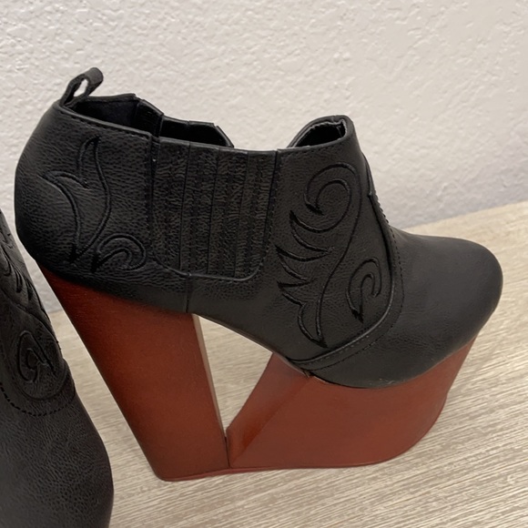 Never Worn Privileged Platforms - Picture 6 of 7